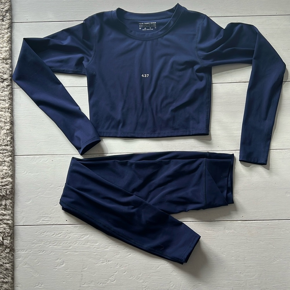 437- long sleeve top w/ matching pants